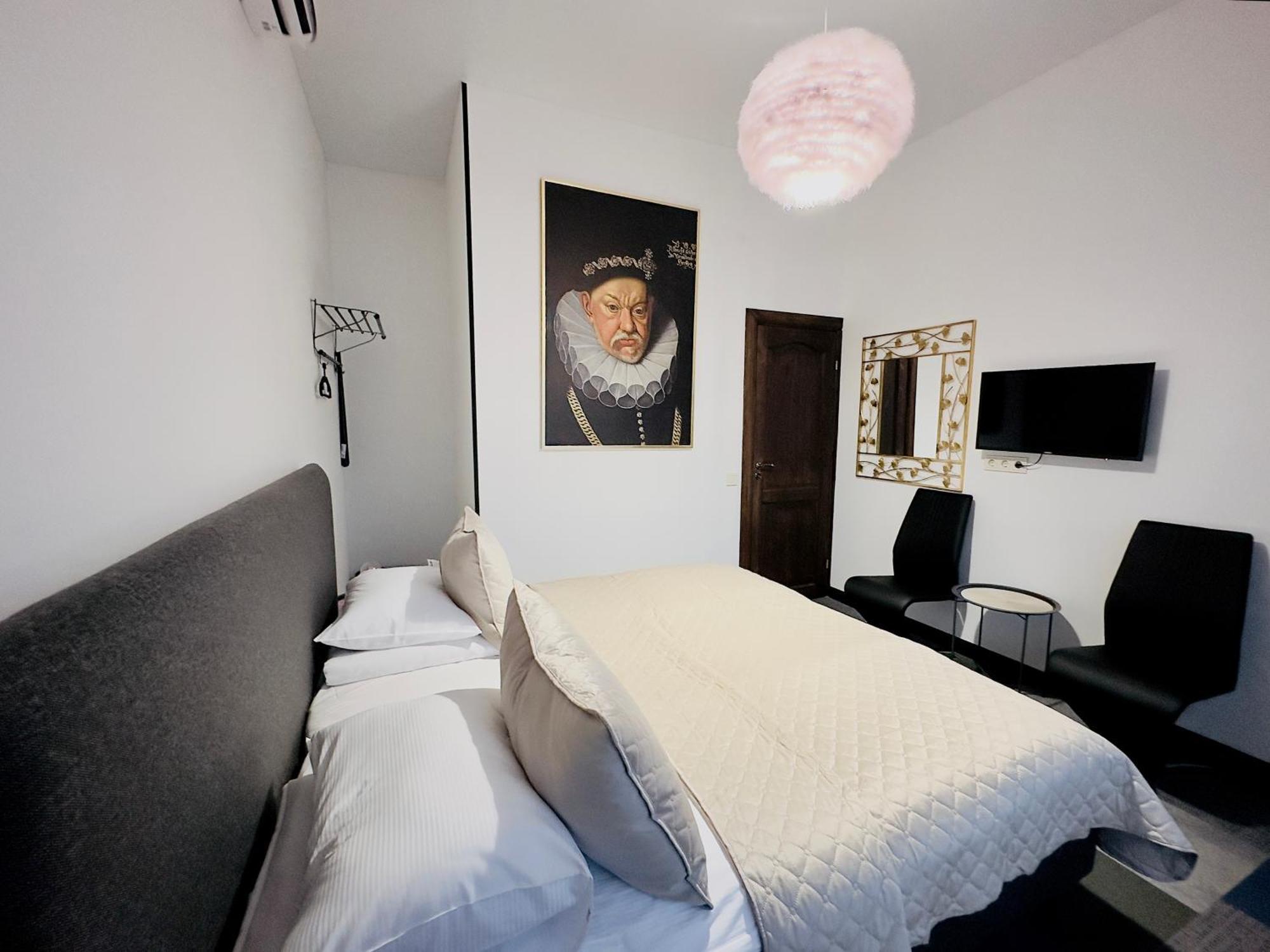 קובנה Broken Bed Hootel מראה חיצוני תמונה