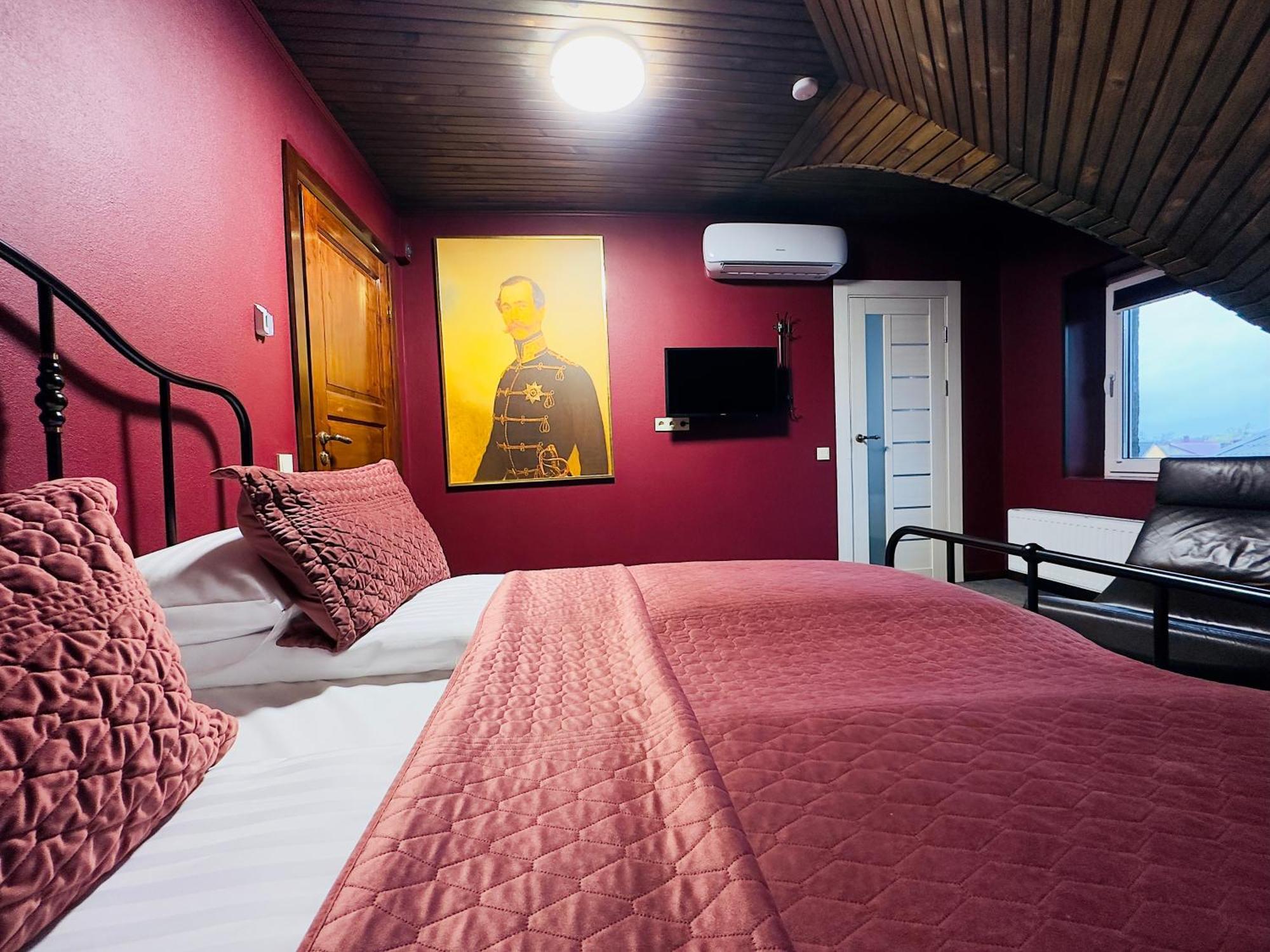 קובנה Broken Bed Hootel מראה חיצוני תמונה