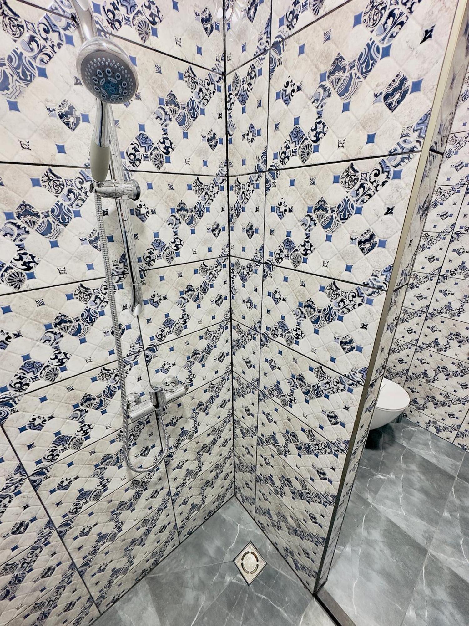 קובנה Broken Bed Hootel מראה חיצוני תמונה